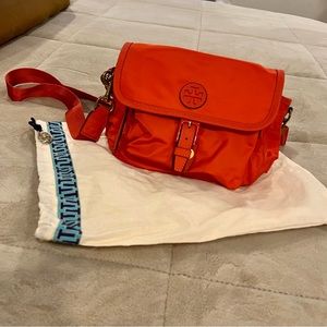 like New Tory Burch Perry Bag